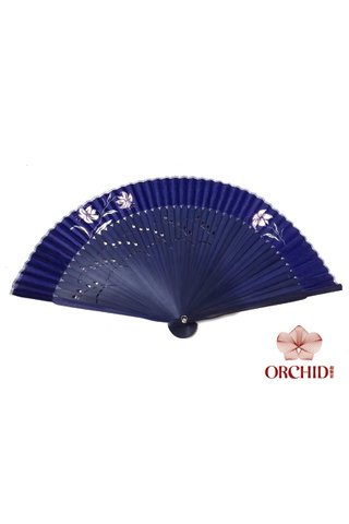 8449711 | Chinese Hand Fan Made of Tortoise-shell Bamboo And Silk