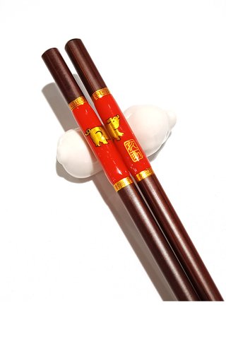 Chinese 12 Zodiac Pig Design Wooden Chopsticks With Porcelain Holder Customized Personal Chopsticks Gift Set 