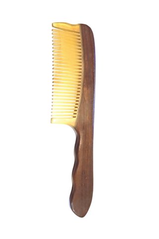 8100978 | Ox Horn COmb Teeth With Sandal Wood Handle Antistatic Comb